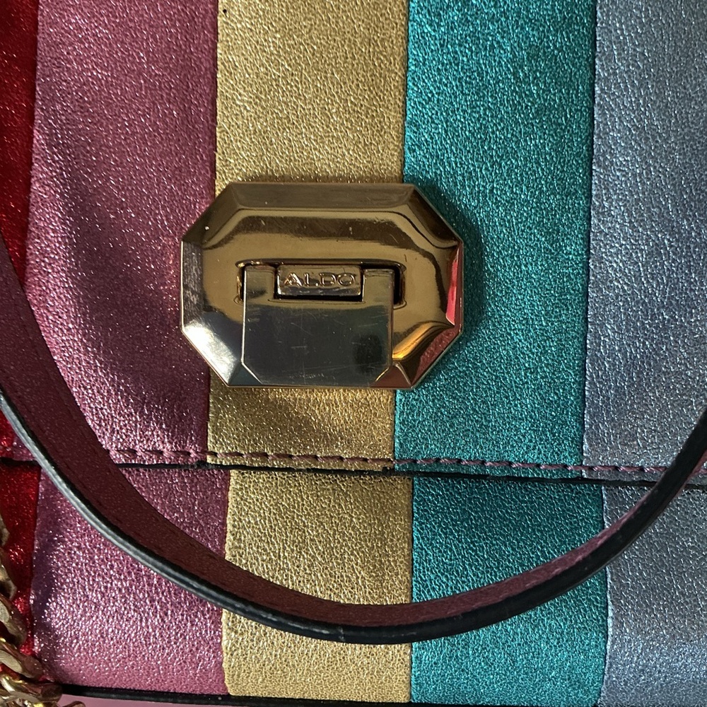 🌈 ALDO Rainbow Metallic Crossbody Bag - Picture 4 of 10